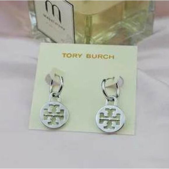 New Tory Burch Silver Pendant Logo Hoop Dangle Earring’s - Picture 1 of 3